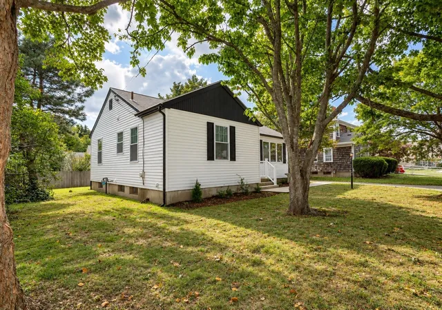 Photo 3 of Single family home for sale at 279 Caroline St, New Bedford, MA 02740 | MLS# 73573715 | Listing updated on 2026-09-13