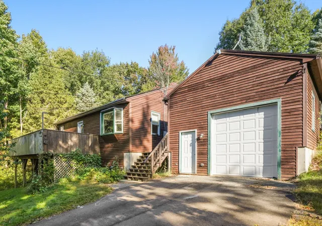 Photo 2 of Single family home for sale at 88 Bell St, North Brookfield, MA 01535 | MLS# 73582695 | Listing updated on 2026-10-16