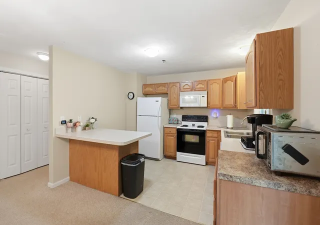 Listing Photo 5 - Condo for sale in building located at 350 Riverbend St, Athol, MA 01331 - Unit #111