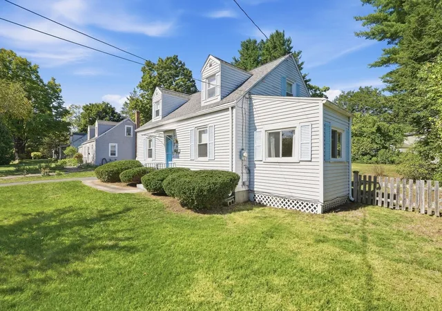 Photo 2 of Single family home for sale at 24 Grandview St, Florence, MA 01062 | MLS# 73576290 | Listing updated on 2026-10-06
