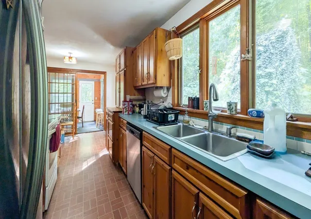 Photo 4 of Single family home for sale at 355 Coy Hl Rd, Warren, MA 01083 | MLS# 73589431 | Listing updated on 2026-10-15