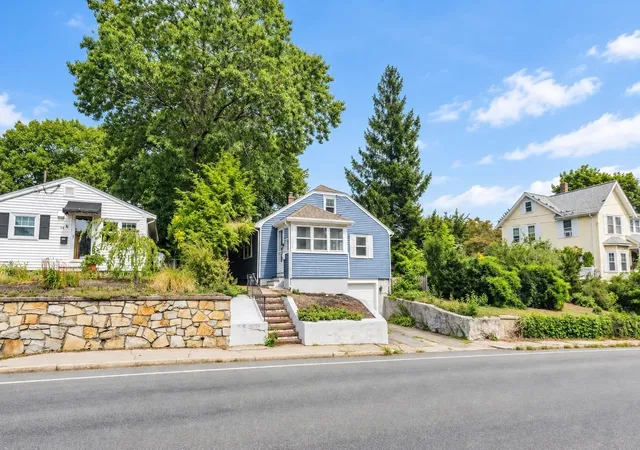 Photo 3 of Single family home for sale at 178 Evans St, North Weymouth, MA 02191 | MLS# 73575669 | Listing updated on 2026-09-14