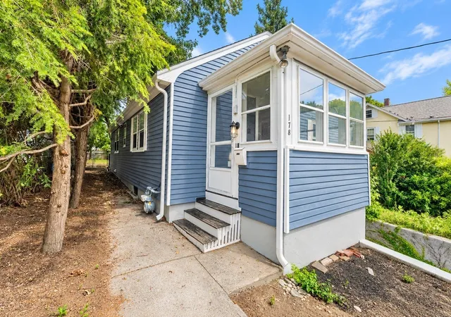 Photo 3 of Single family home for sale at 178 Evans St, North Weymouth, MA 02191 | MLS# 73575669 | Listing updated on 2026-09-14