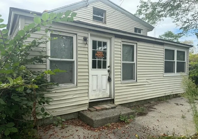 Photo 1 of Sale Pending at 187 Federal St, Florence, MA 01062 | MLS# 73571821 | Listing updated on 2026-09-28
