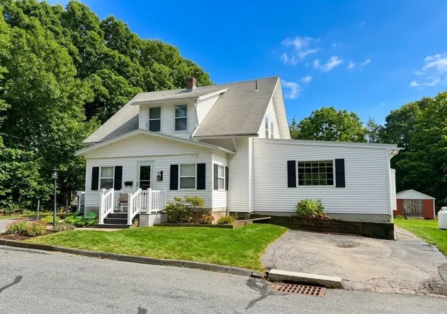 Photo 1 of Single family home for sale at 133 Whipple St, Worcester, MA 01610 | MLS# 73584248 | Listing updated on 2026-10-04