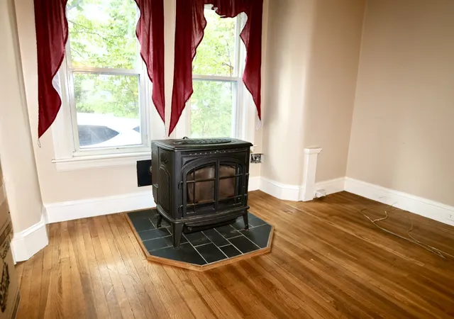 Photo 2 of Single family home for sale at 133 Whipple St, Worcester, MA 01610 | MLS# 73584248 | Listing updated on 2026-10-04