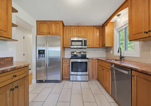 Photo 4 of Single family home for sale at 1 Garrison Dr, Plainville, MA 02762 | MLS# 73573972 | Listing updated on 2026-10-06