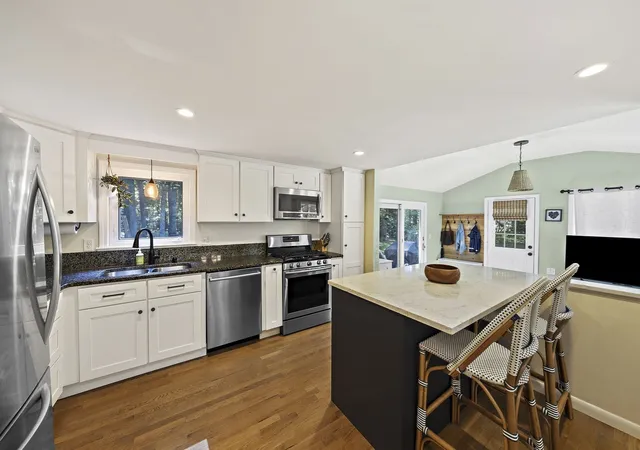 Photo 4 of Single family home for sale at 75 Oak St, Pembroke, MA 02359 | MLS# 73574670 | Listing updated on 2026-09-25