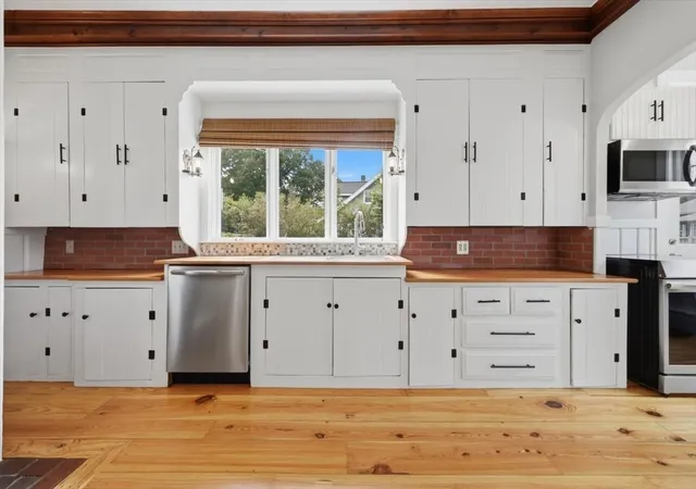 Photo 3 of Single family home for sale at 383 Pond St, South Weymouth, MA 02190 | MLS# 73575746 | Listing updated on 2026-09-14