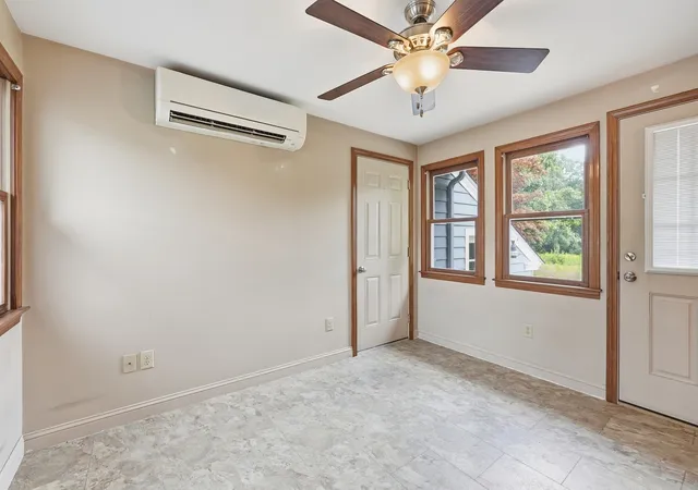 Photo 3 of Single family home for sale at 490 Union St, Leominster, MA 01453 | MLS# 73574146 | Listing updated on 2026-09-17