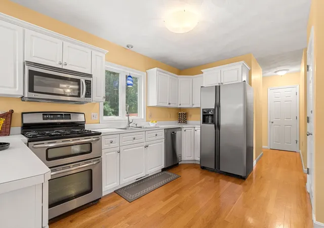 Photo 4 of Single family home for sale at 19 Noel Rd, Andover, MA 01810 | MLS# 73575528 | Listing updated on 2026-09-19
