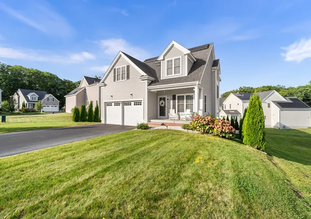 Photo 2 of Single family home for sale at 20 Pheasant Run Ct, Wrentham, MA 02093 | MLS# 73570112 | Listing updated on 2026-09-13