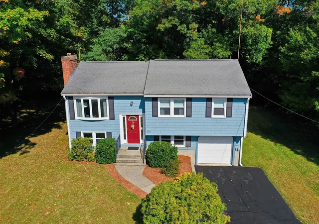 Single family home for sale at 225 Oak, Franklin, MA 02038 | MLS# 73588055