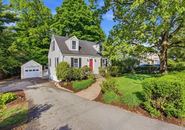 Photo 3 of Single family home for sale at 213 Hunnewell St, Needham Heights, MA 02494 | MLS# 73574230 | Listing updated on 2026-09-13