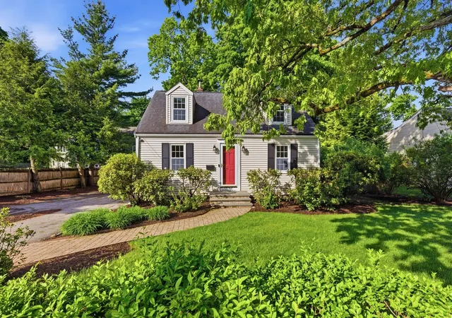 Photo 3 of Single family home for sale at 213 Hunnewell St, Needham Heights, MA 02494 | MLS# 73574230 | Listing updated on 2026-09-13