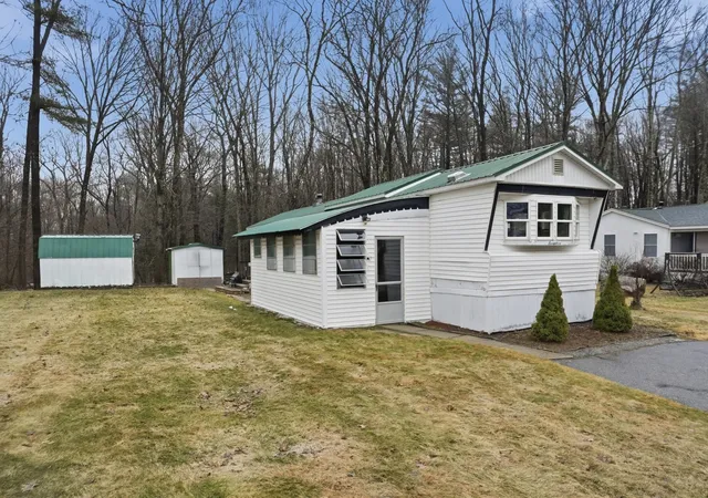 Manufactured home for sale at 17 Conestoga Trl, Brookfield, MA 01506 | MLS# 73585239