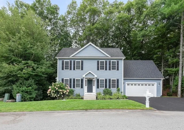 Photo 1 of Single family home for sale at 17 Clover Ct, Cumberland, RI 02864 | MLS# 73575209 | Listing updated on 2026-09-14