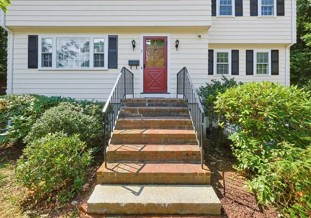 Photo 2 of Single family home for sale at 7 Cheryl Dr, Foxboro, MA 02035 | MLS# 73570354 | Listing updated on 2026-09-05