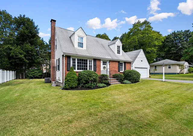 Photo 2 of Sale Pending at 27 Mount Pleasant Ave, Holbrook, MA 02343 | MLS# 73573846 | Listing updated on 2026-09-15