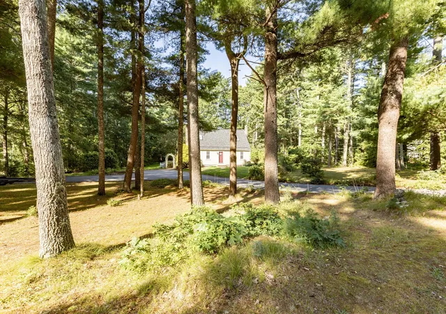 Photo 1 of Single family home for sale at 133 Walnut Plain Rd, Rochester, MA 02770 | MLS# 73575456 | Listing updated on 2026-10-03