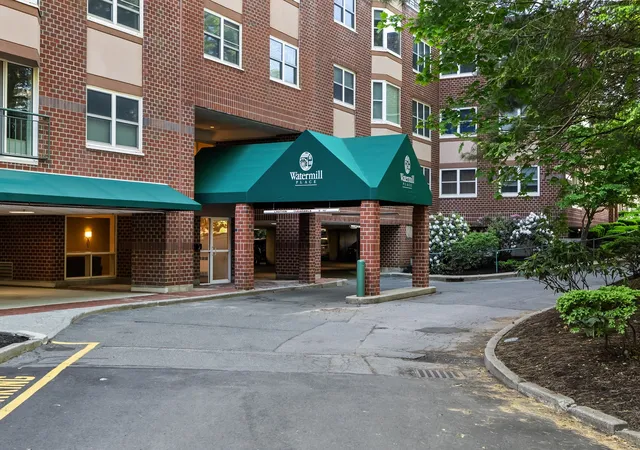 Listing Photo 3 - Condo for sale in building located at 1 Watermill Pl, Arlington, MA 02476 - Unit #121