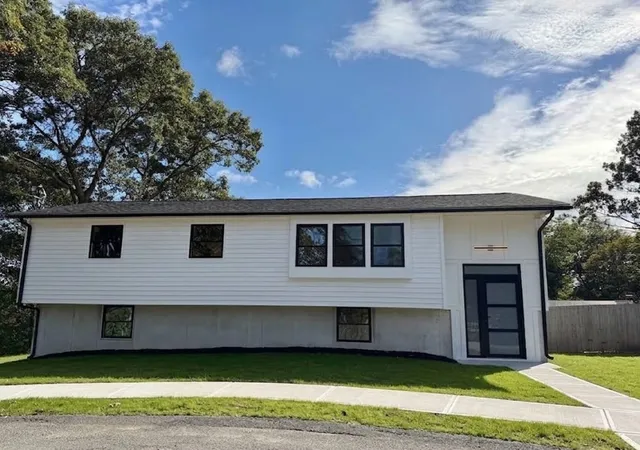 Photo 1 of Single family home for sale at 6 Wharton Ct, Hyde Park, MA 02136 | MLS# 73582044 | Listing updated on 2026-10-22