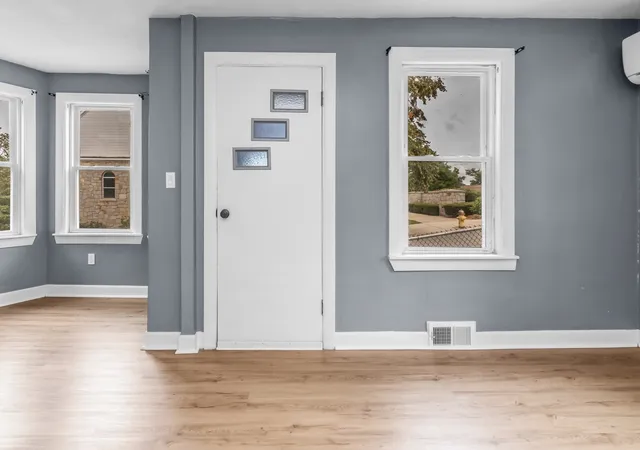 Photo 2 of Single family home for sale at 3 Cleveland St, Salem, MA 01970 | MLS# 73575498 | Listing updated on 2026-09-14
