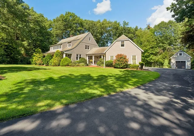 Photo 2 of Sale Pending at 7 Strawberry Hl Ln, Tyngsboro, MA 01879 | MLS# 73572411 | Listing updated on 2026-10-07