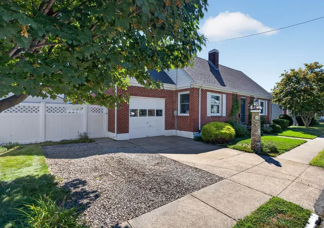Photo 3 of Sale Pending at 10 West St, New Bedford, MA 02740 | MLS# 73572964 | Listing updated on 2026-10-03