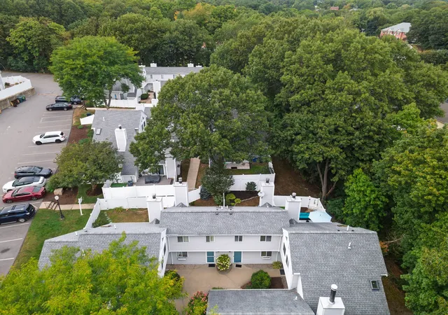 Photo 2 of Sale Pending at 195 Lake St #11, East Weymouth, MA 02189 | MLS# 73574280 | Listing updated on 2026-09-29
