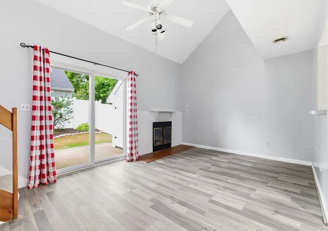 Photo 4 of Sale Pending at 195 Lake St #11, East Weymouth, MA 02189 | MLS# 73574280 | Listing updated on 2026-09-29