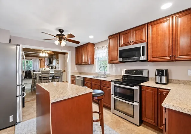 Photo 2 of Single family home for sale at 28 Dalton Pl, Springfield, MA 01109 | MLS# 73576177 | Listing updated on 2026-09-11