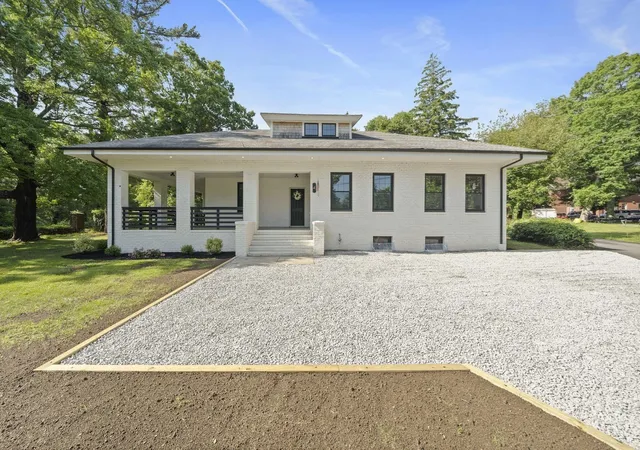 Photo 3 of Single family home for sale at 4 Marconi Ln, Marion, MA 02738 | MLS# 73573529 | Listing updated on 2026-09-12