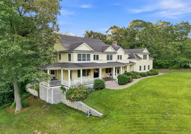Photo 2 of Single family home for sale at 10 Bartelli Rd, Lakeville, MA 02347 | MLS# 73573536 | Listing updated on 2026-09-12