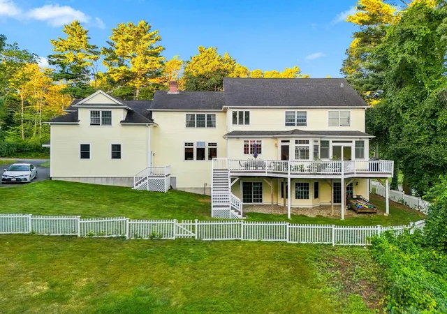 Photo 3 of Single family home for sale at 10 Bartelli Rd, Lakeville, MA 02347 | MLS# 73573536 | Listing updated on 2026-09-12