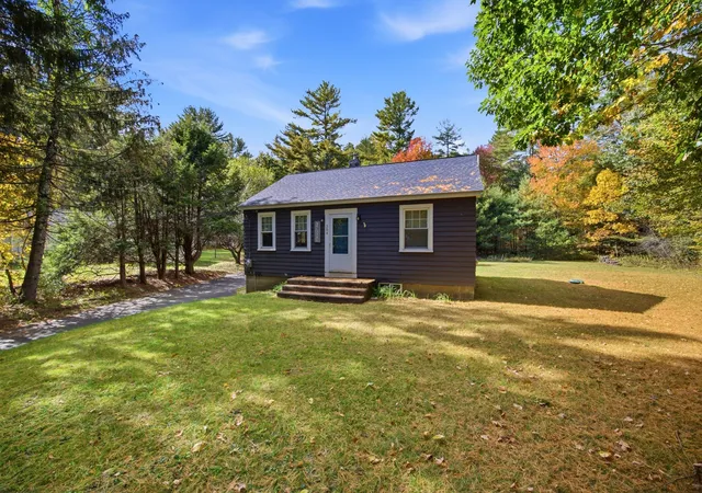 Photo 3 of Single family home for sale at 384 N Brookfield Rd, Oakham, MA 01068 | MLS# 73588835 | Listing updated on 2026-10-13
