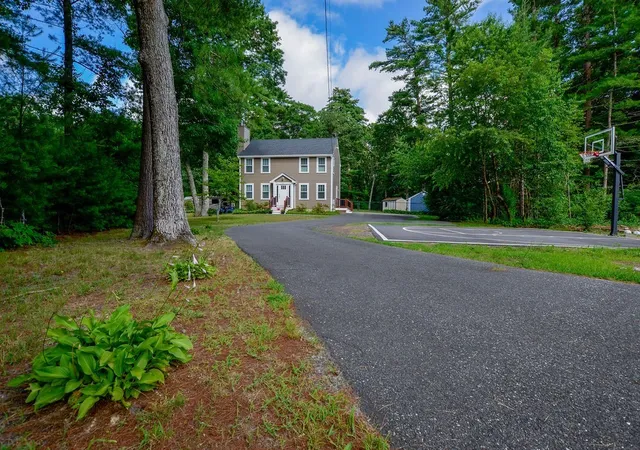 Photo 1 of Single family home for sale at 352 Marion Rd, Wareham, MA 02571 | MLS# 73574916 | Listing updated on 2026-10-12