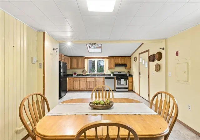 Photo 4 of Single family home for sale at 30 Bay St, Buzzards Bay, MA 02532 | MLS# 73571389 | Listing updated on 2026-09-06