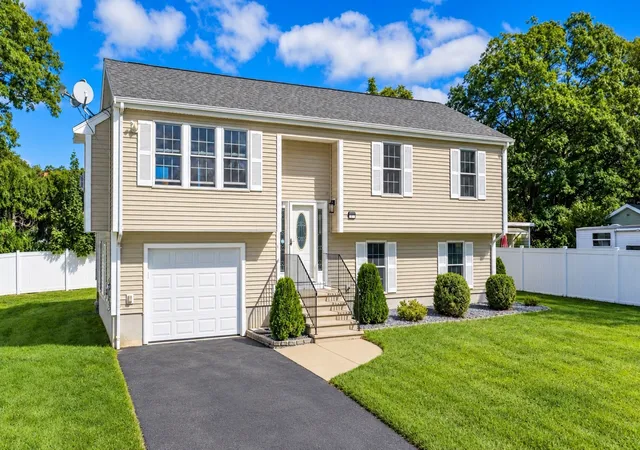 Photo 2 of Sale Pending at 7 Vincent St, North Dartmouth, MA 02747 | MLS# 73578689 | Listing updated on 2026-10-14