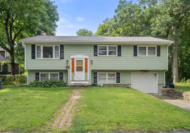Photo 2 of Sale Pending at 10 Everett St, Maynard, MA 01754 | MLS# 73572863 | Listing updated on 2026-09-15