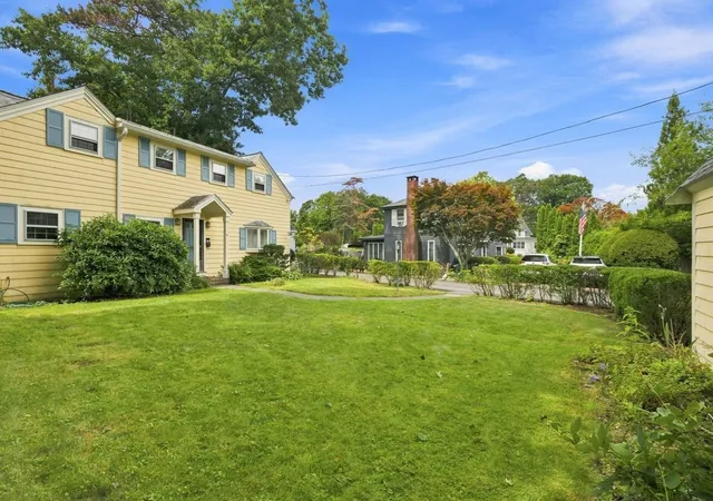 Photo 3 of Single family home for sale at 4 Littles Point Ln, Swampscott, MA 01907 | MLS# 73572860 | Listing updated on 2026-09-19