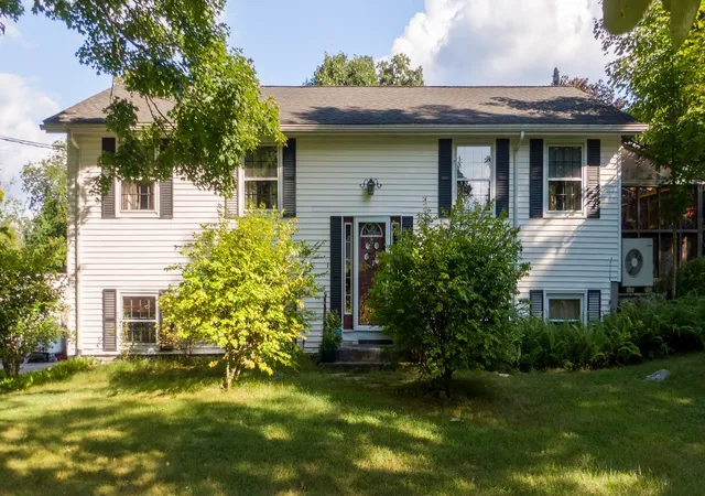 Photo 2 of Single family home for sale at 1 Corttiss Rd, Thompson, CT 06255 | MLS# 73580137 | Listing updated on 2026-09-28