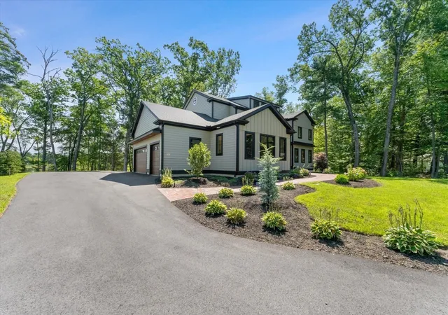 Photo 3 of Mansion for sale at 5 Swan View Comn Dr, Northborough, MA 01532 | MLS# 73571177 | Listing updated on 2026-09-06