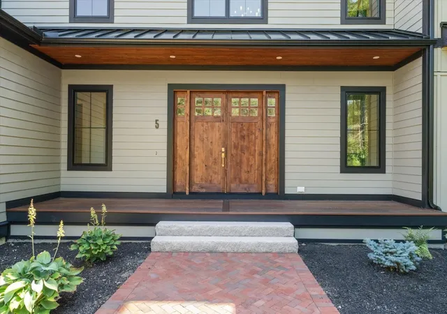 Photo 3 of Single family home for sale at 5 Swan View Comn Dr, Northborough, MA 01532 | MLS# 73571177 | Listing updated on 2026-09-06