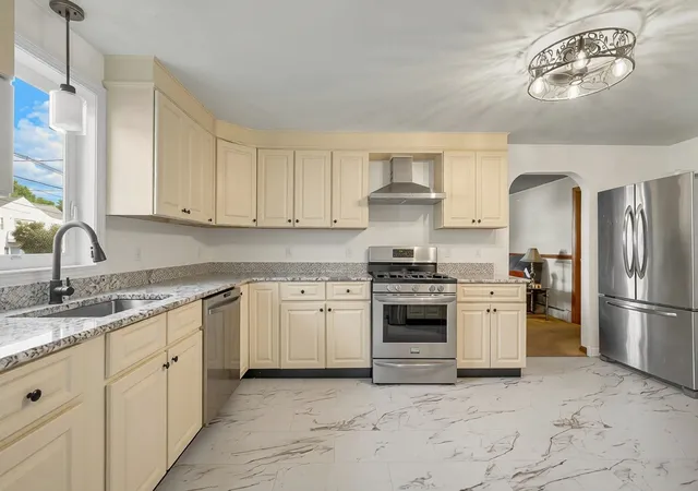 Photo 3 of Single family home for sale at 126 Montaup Ave, Dracut, MA 01826 | MLS# 73573658 | Listing updated on 2026-09-14