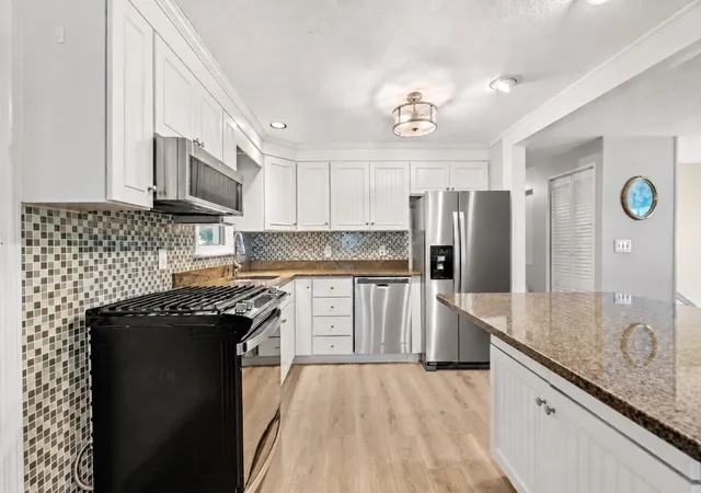 Photo 4 of Single family home for sale at 15 Sharyn Cir, Lowell, MA 01852 | MLS# 73576048 | Listing updated on 2026-09-15