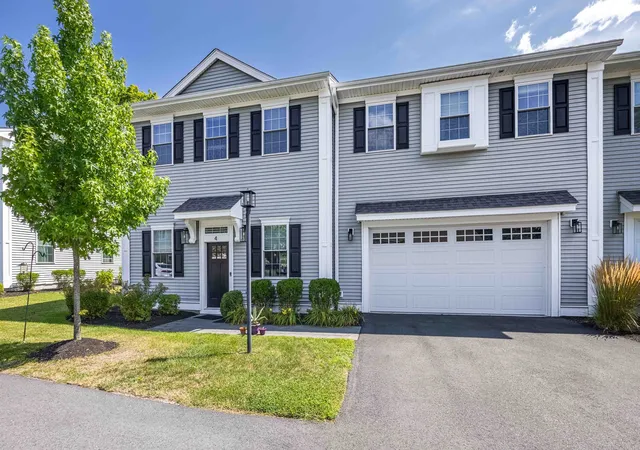Condo for sale at 4 Sterling Cir #4, Medway, MA 02053 | MLS# 73574632