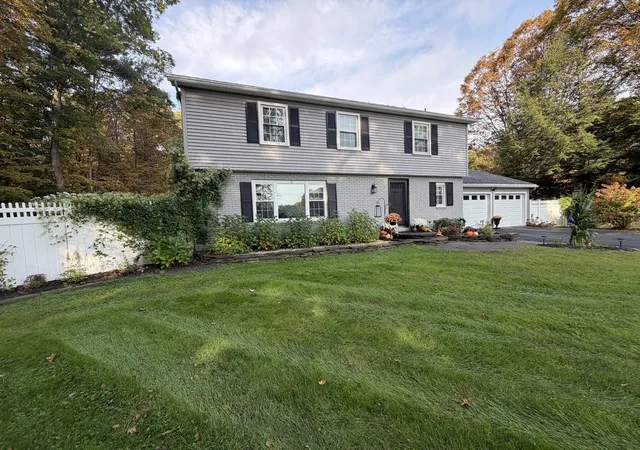 Photo 2 of Single family home for sale at 50 Plum Tree Ln, Greenfield, MA 01301 | MLS# 73586022 | Listing updated on 2026-10-06