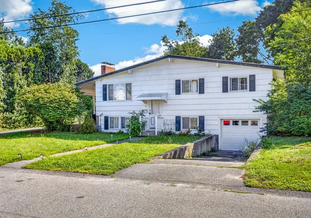Photo 3 of Single family home for sale at 19 Oak Ridge Dr E, Brockton, MA 02301 | MLS# 73572204 | Listing updated on 2026-09-08