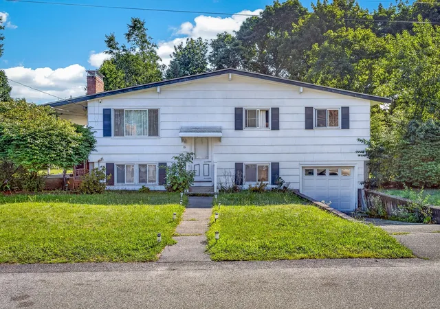 Photo 4 of Single family home for sale at 19 Oak Ridge Dr E, Brockton, MA 02301 | MLS# 73572204 | Listing updated on 2026-09-08
